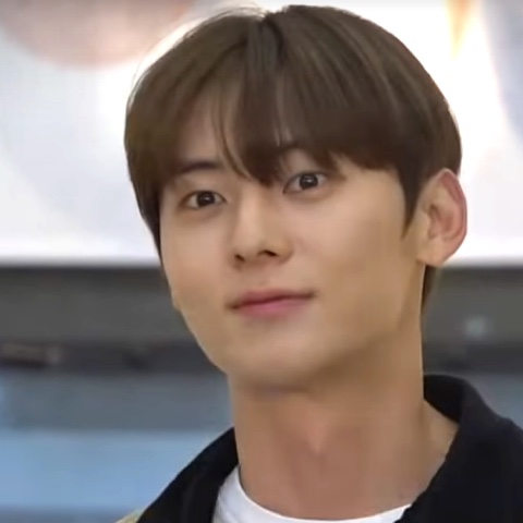 황민현 프로필